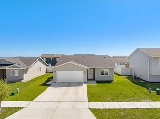 3310 15th St NW, Minot, ND 58703