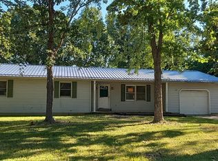 211 3rd St, Leasburg, MO 65535
