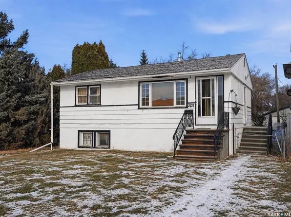 2123 St George AVENUE, Saskatoon, SK S7M 0K6