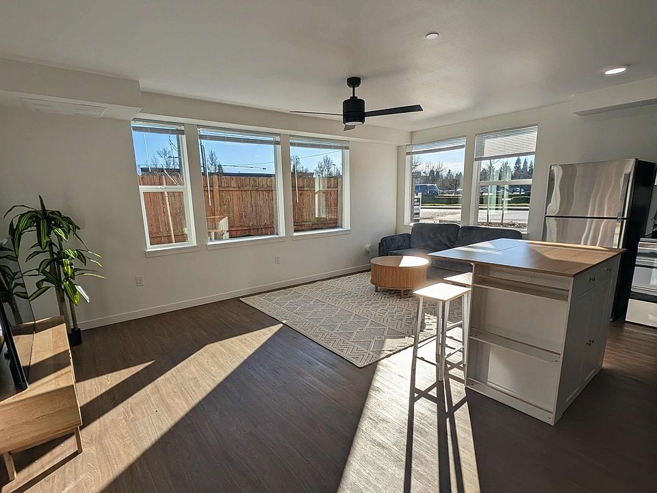 1st image of 9917 NE 13th Ave #3