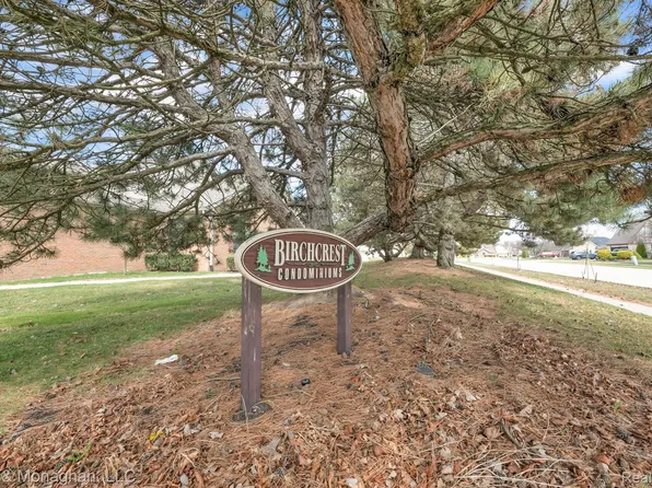 2477 Birchcrest Ct, Sterling Heights, MI 48314