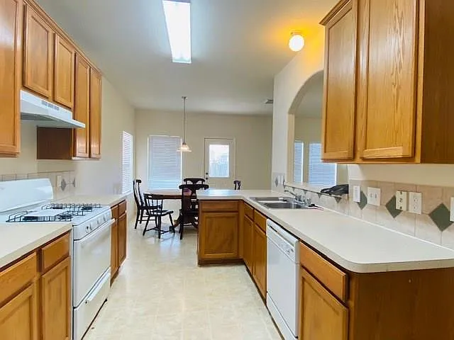 2018 Running Brook Ln — Photo 3
