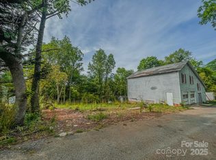 1590 Brookford Blvd, Hickory, NC 28602