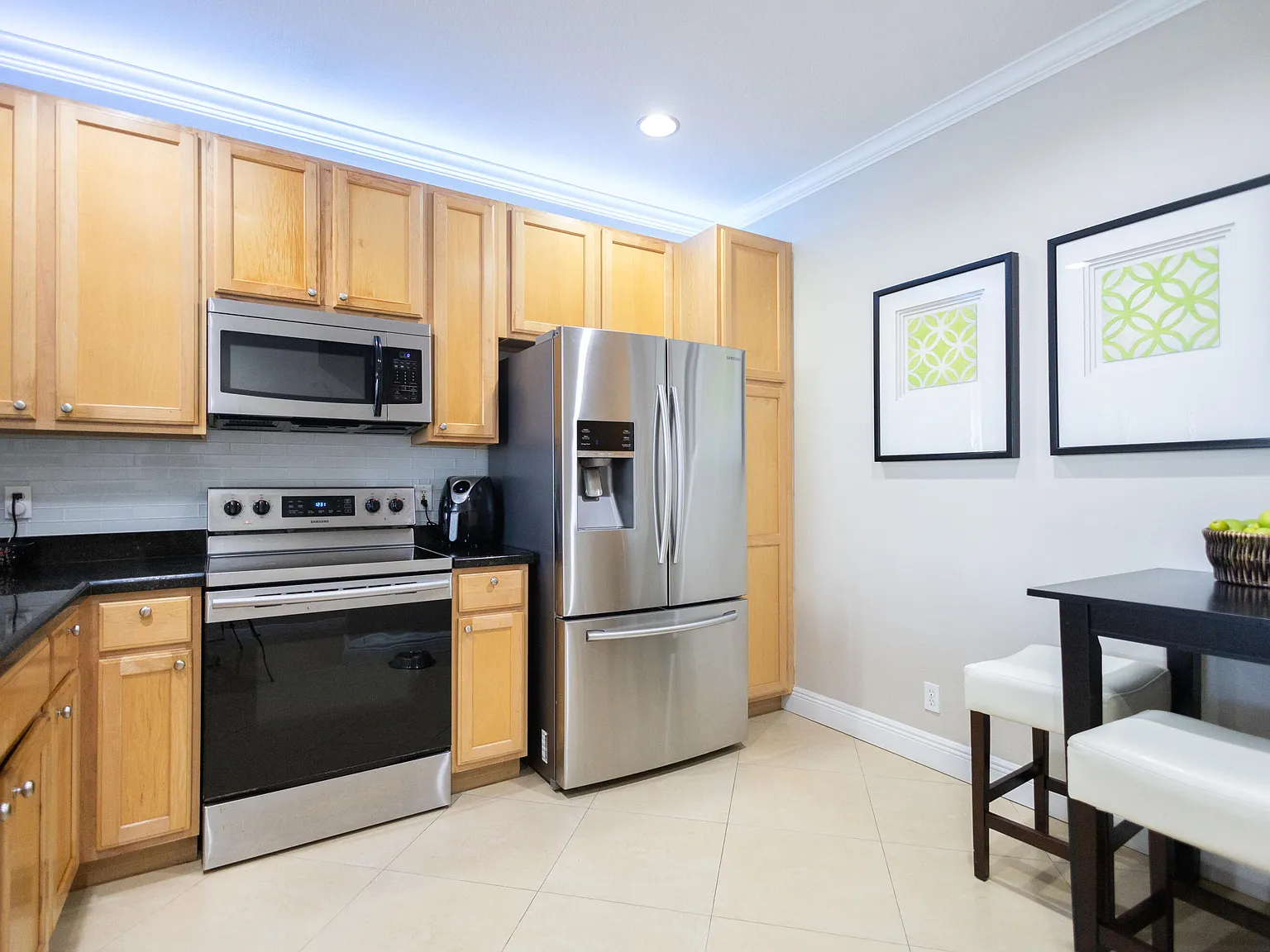 3 bed, 2.5 bath, 1570 sqft, $2,900 — Photo 3