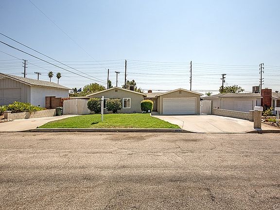 3rd image of 25561 E Edgemont Dr