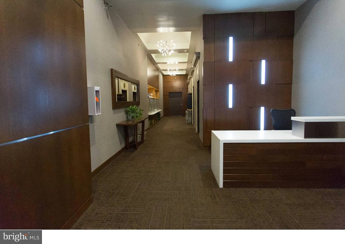 1 bed, 684 sqft, $1,870 — Photo 2