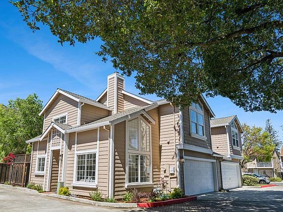 2nd image of 1005 Live Oak Ter