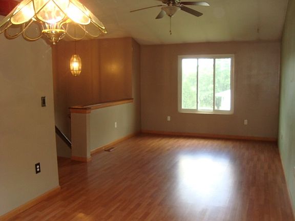 5th image of 103 Green Hill Dr