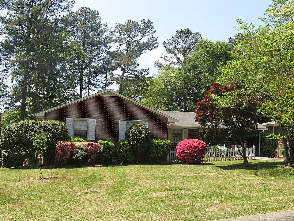 1st image of 2314 Robin Ln SE