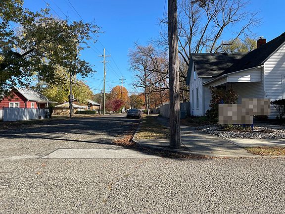 4th image of 2219 Crawford St