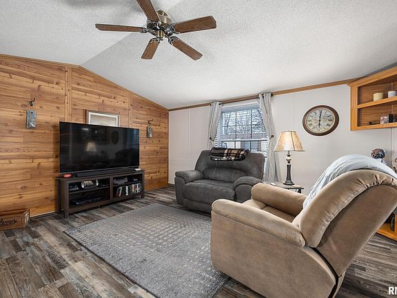 2nd image of 106 Poplar Dr