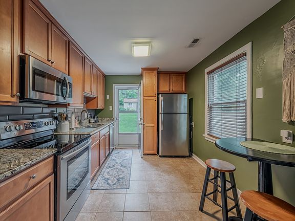 4th image of 6616 Fitzhugh Ave