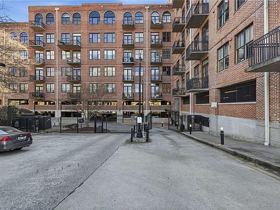 2nd image of 3235 Roswell Rd NE Unit 705