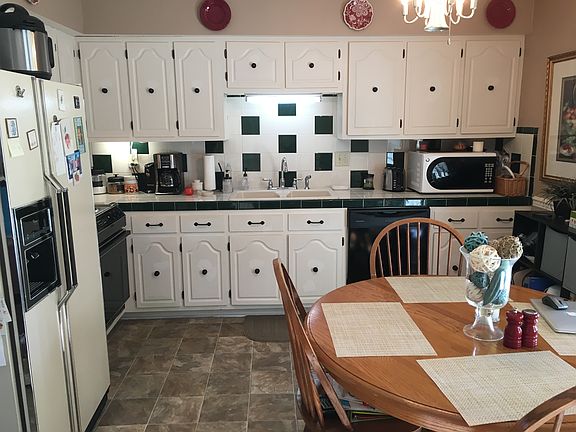 All appliances stay.