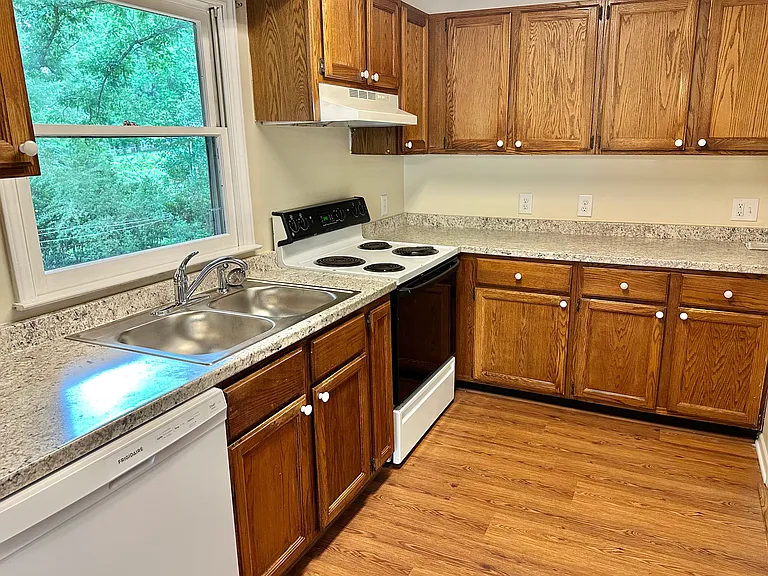 403 Ann St — Photo 10