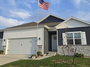 2841 Prairielight Dr, Hiawatha, IA 52233