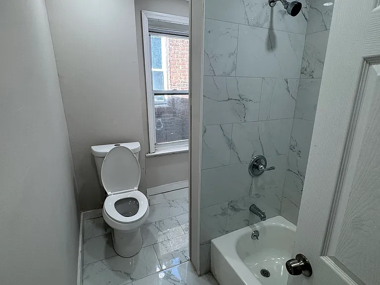 82 Mechanics Ave — Photo 7