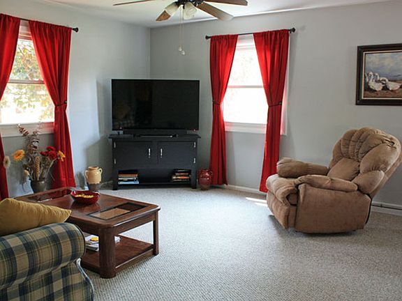 4th image of 317 Green Hill Dr