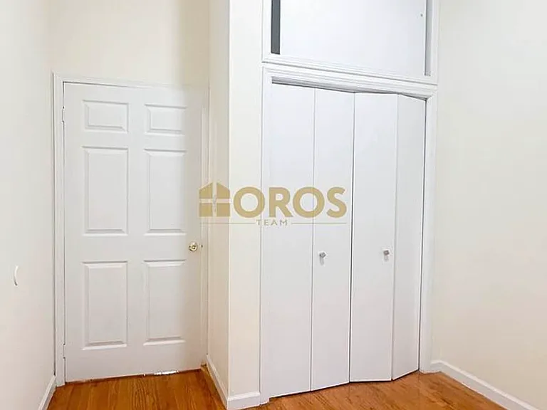 200 E 7th St #1B — Photo 5