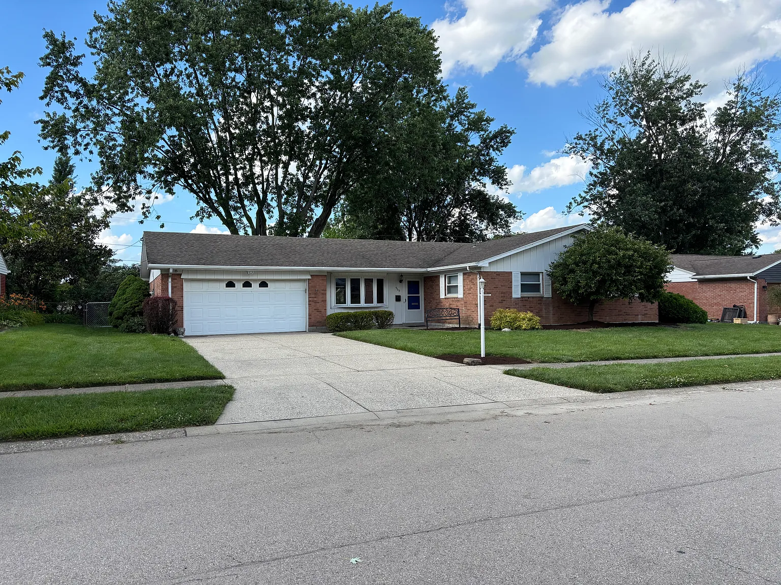3 bed, 2025 sqft, $3,000 — Photo 1
