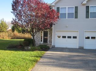 23 Spruce Run, Hamburg, NJ 07419