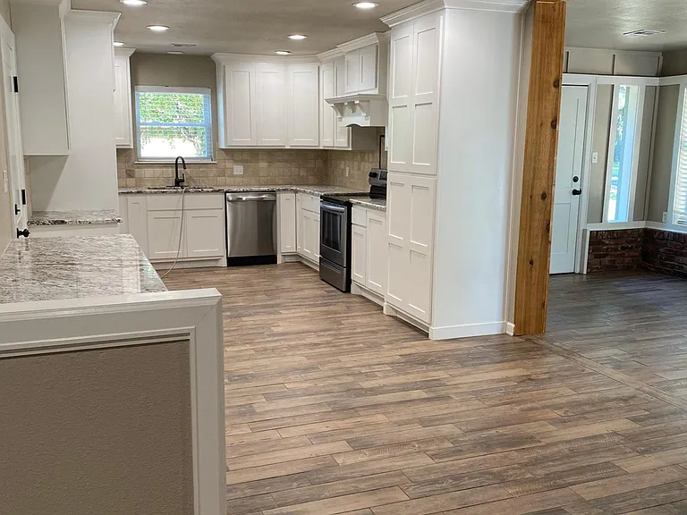 Brannon Ln — Photo 2