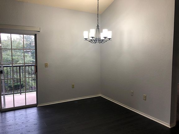 3rd image of 107 Vista Verdi Cir Unit 301