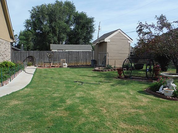 4th image of 101 Hillside Dr