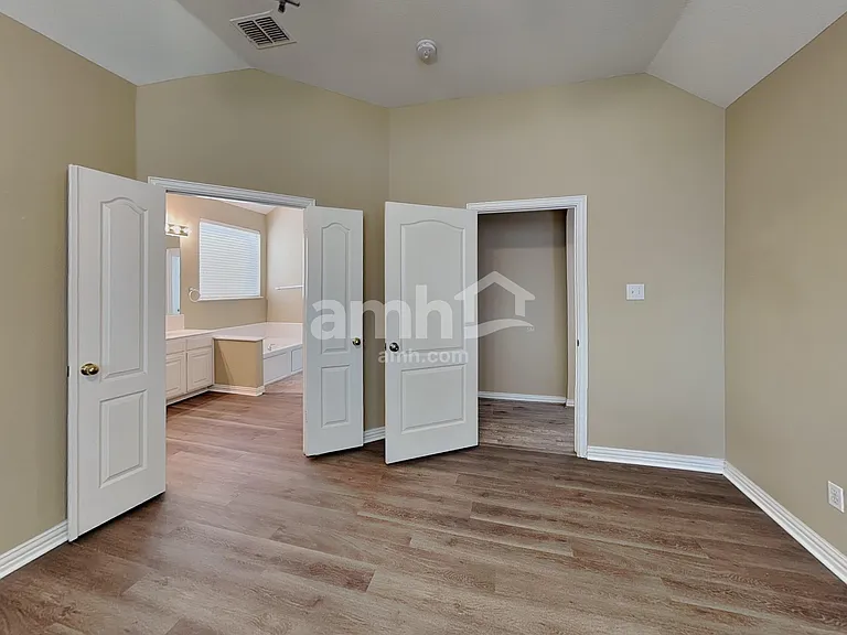 901 Muirfield Rd — Photo 12