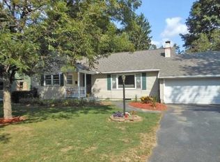 28 Hamilton Pl, Clinton, NY 13323