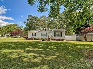 302 Chestnut St E, Bethune, SC 29009