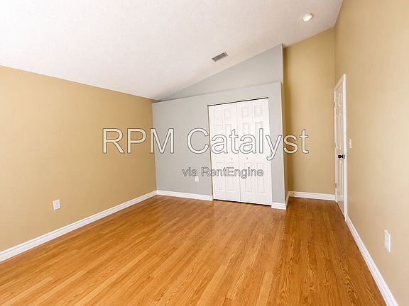 4th image of 1012 55th Ave N