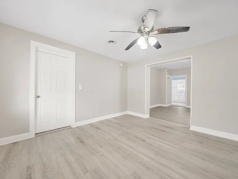 127 Riverside Ave — Photo 7
