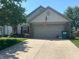 720 Bluff Creek Dr, Fortville, IN 46040