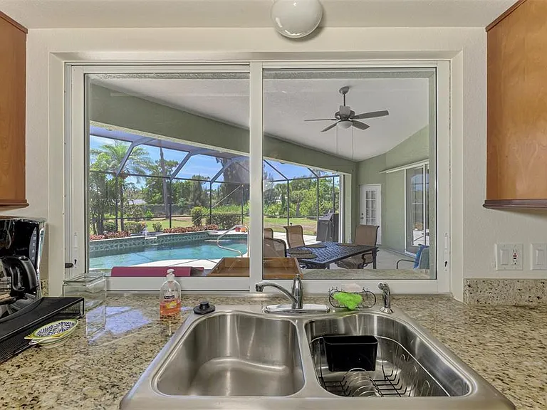 900 Park Place Dr — Photo 30