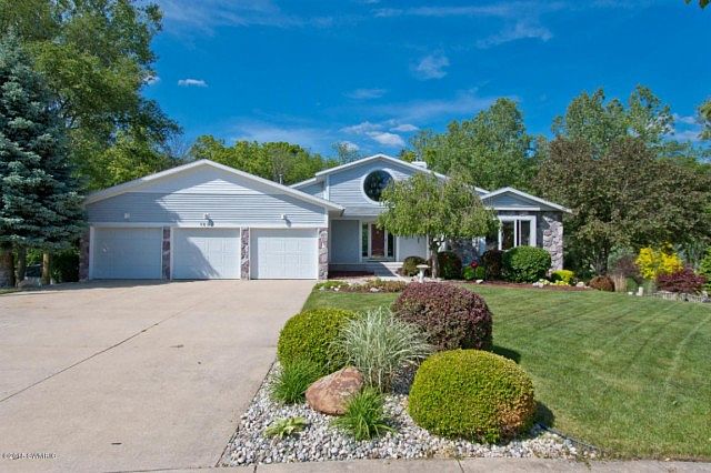 1st image of 1850 Brookmoor Ct NE