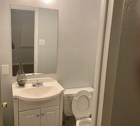 2nd image of 2703 Patricia Ln
