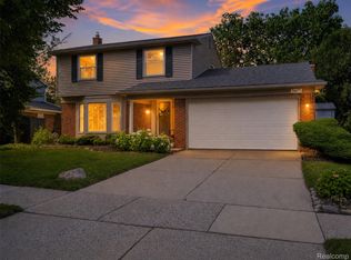 3475 Yellowstone Dr, Ann Arbor, MI 48105