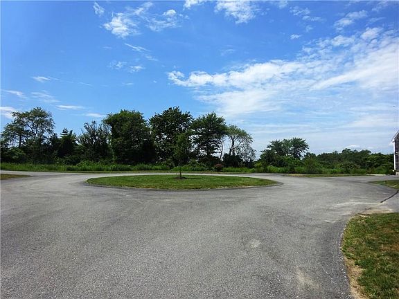 3rd image of 173 Bayridge Dr #19B