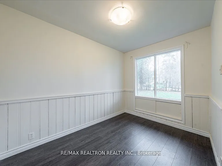 97 Park Cres — Photo 14