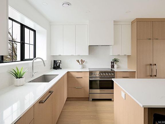 5th image of 2268 Bowker Ave #3