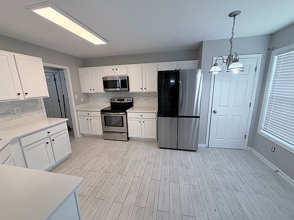 2nd image of 154 Saint George Dr