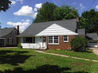 6108 McKinley Pkwy, Hamburg, NY 14075