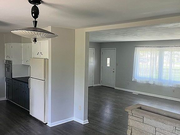 3rd image of 5107 Lahmeyer Rd