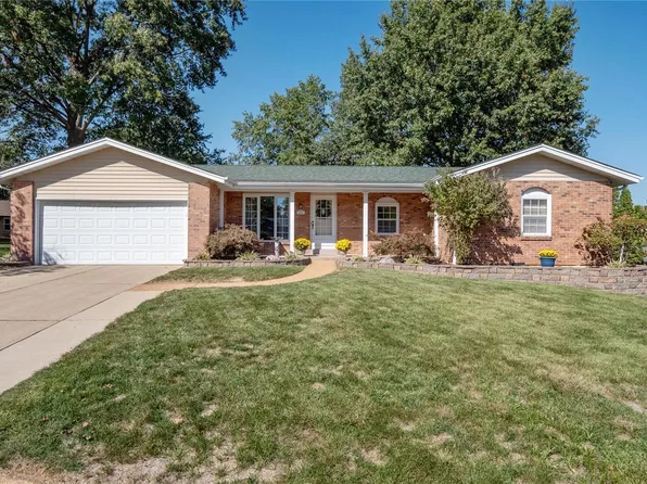 2261 Cowbridge Ct, Saint Louis, MO 63129