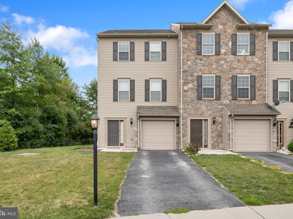 96 Katelyn Dr, New Oxford, PA 17350