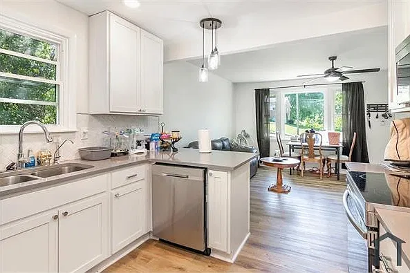 4 bed, $2,350 — Photo 3