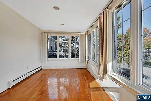 164 Orient Way — Photo 9