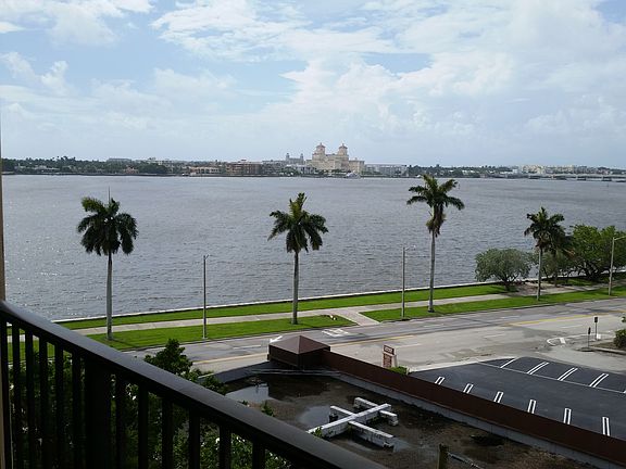 2nd image of 1801 N Flagler Dr APT 708