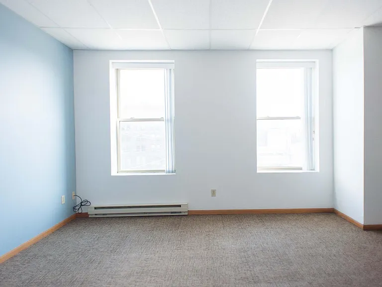 411 Broadway N #304 — Photo 9